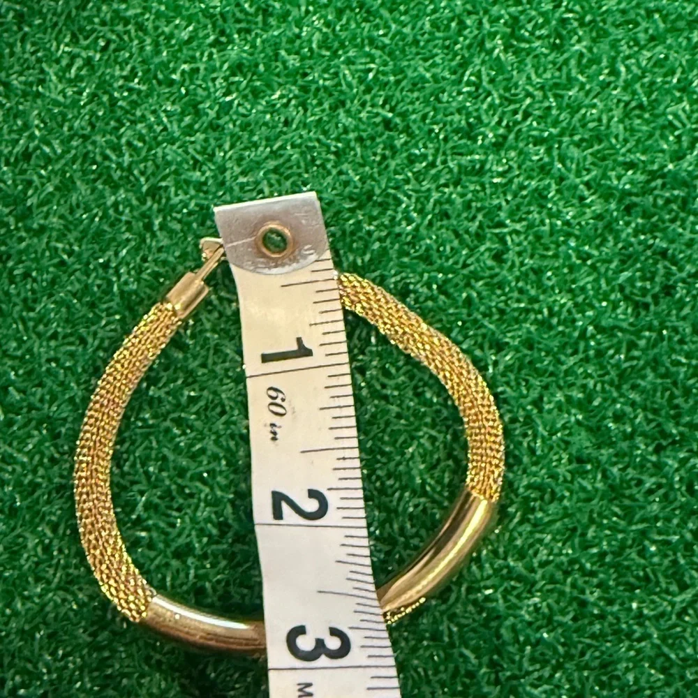 Avon Gold‎ Intricate Pattern Bracelet